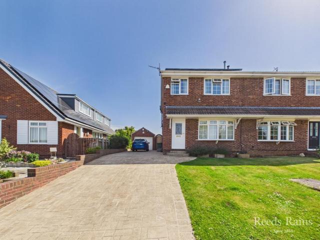 3 bedroom semi detached house for sale