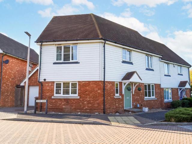 3 bedroom semi detached house for sale