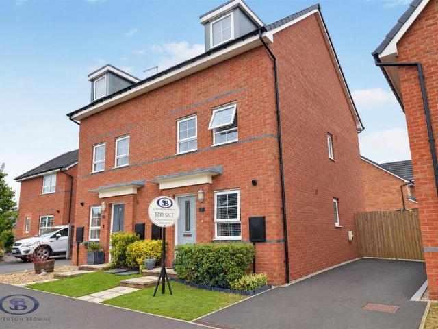 3 bedroom semi detached house for sale