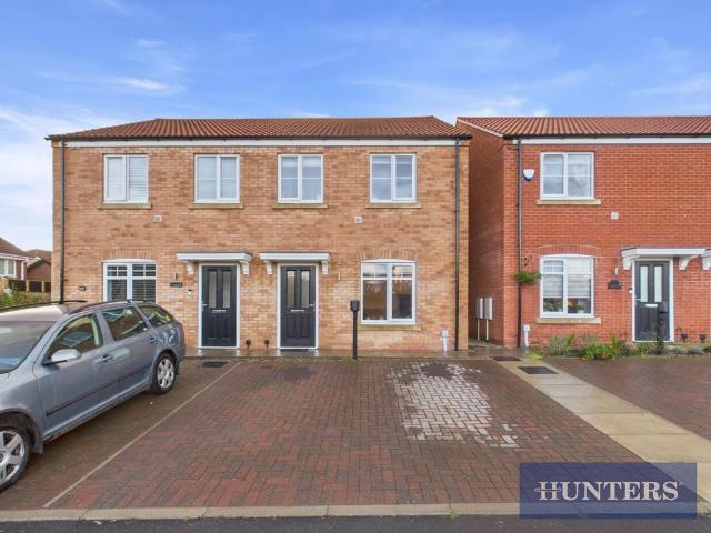 3 bedroom semi detached house for sale