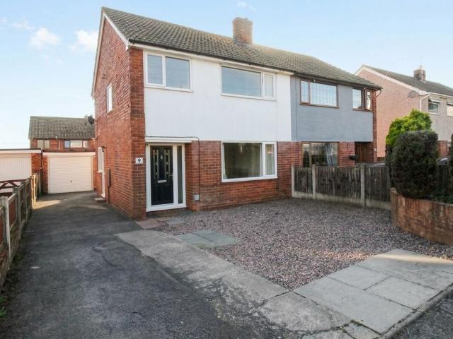 3 bedroom semi detached house for sale