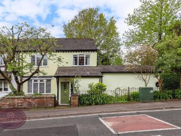 House for sale in Broxtowe - Parking