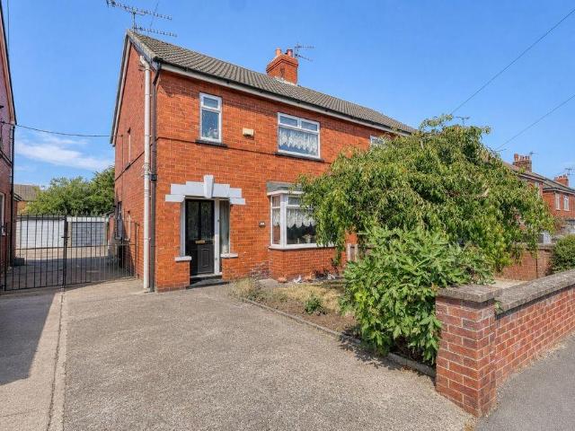 3 bedroom semi detached house for sale