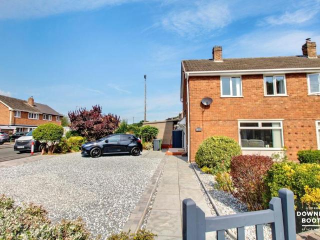 3 bedroom semi detached house for sale