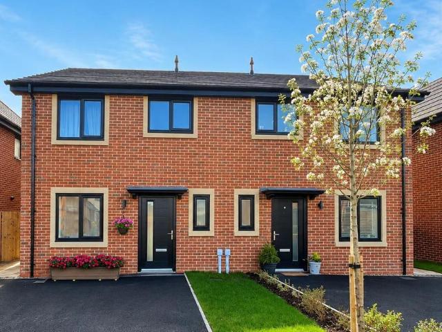 3 bedroom semi detached house for sale