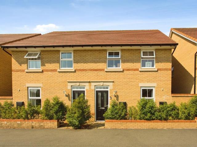 3 bedroom semi detached house for sale