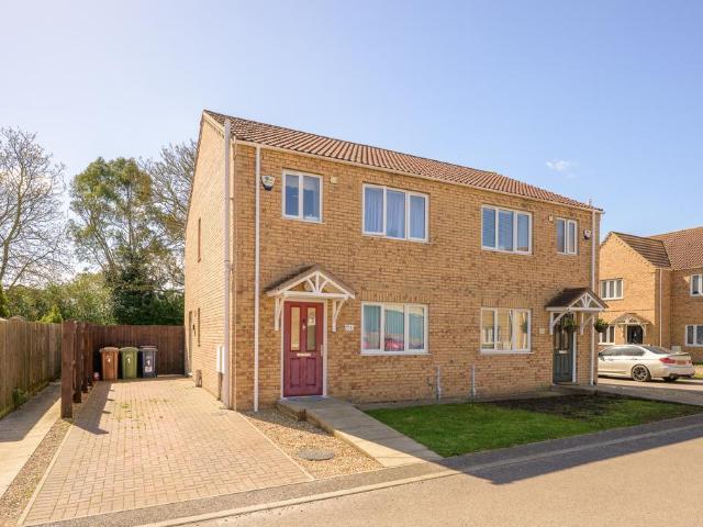 3 bedroom semi detached house for sale