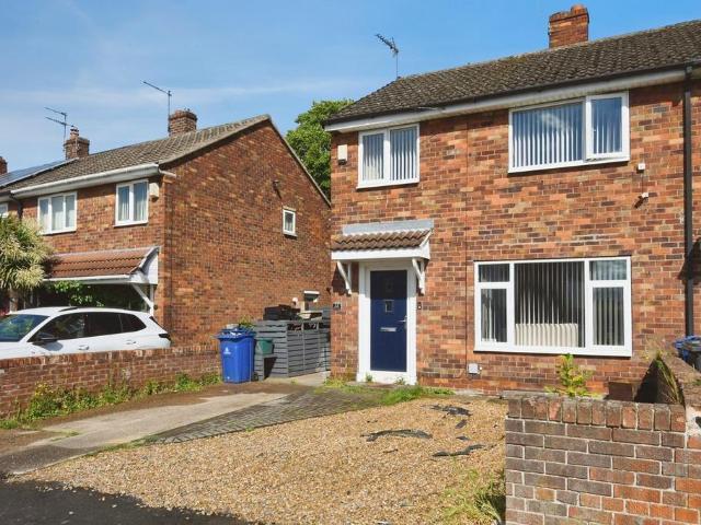 3 bedroom semi detached house for sale