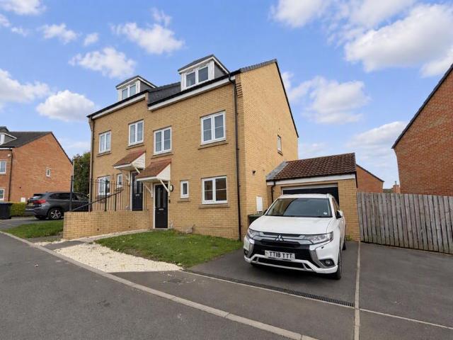 3 bedroom semi detached house for sale