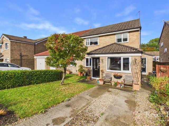 3 bedroom semi detached house for sale