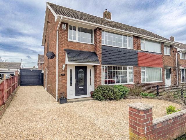 3 bedroom semi detached house for sale