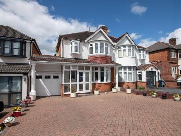 3 bedroom semi detached house for sale
