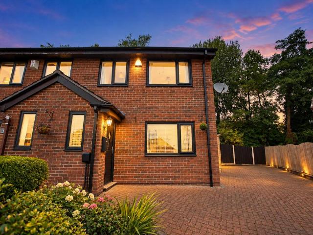 3 bedroom semi detached house for sale