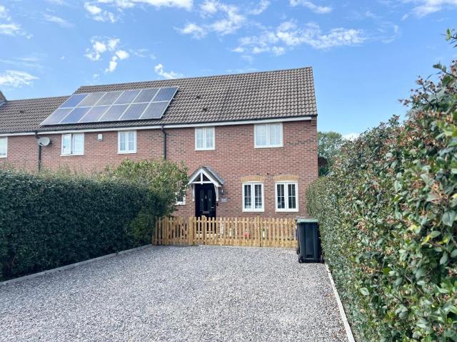 3 bedroom semi detached house for sale