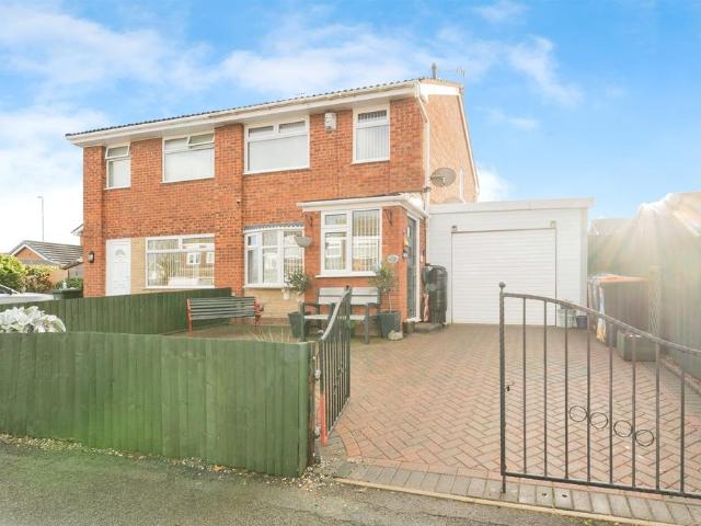 3 bedroom semi detached house for sale