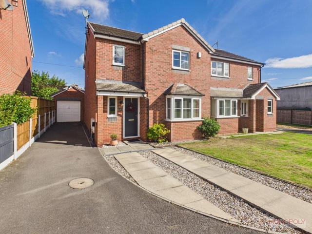3 bedroom semi detached house for sale