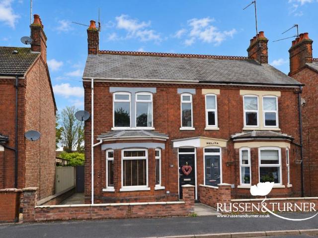 3 bedroom semi detached house for sale