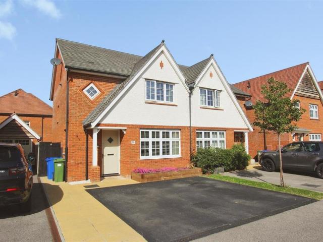 3 bedroom semi detached house for sale