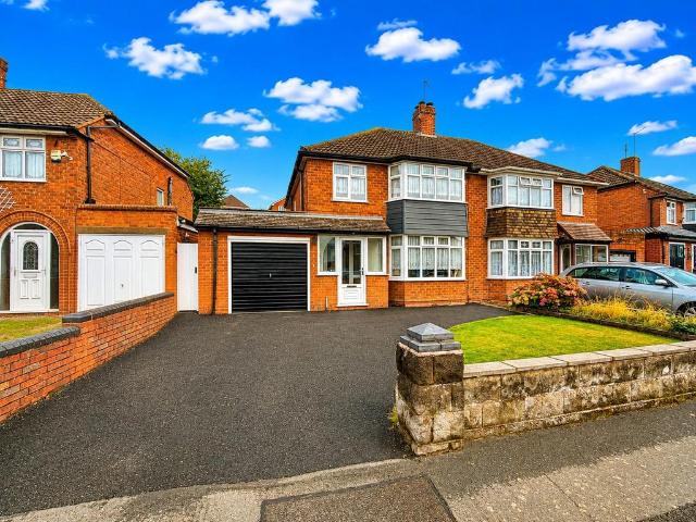 3 bedroom semi detached house for sale