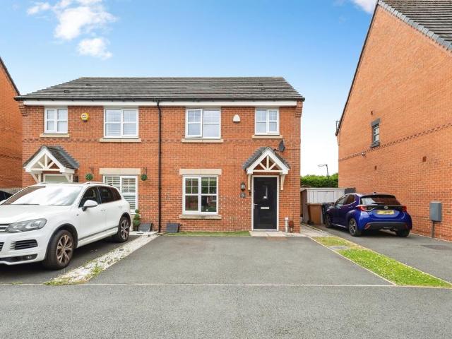 3 bedroom semi detached house for sale