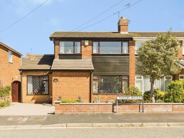 Flintshire county, Wales - Garden, Equipped kitchen