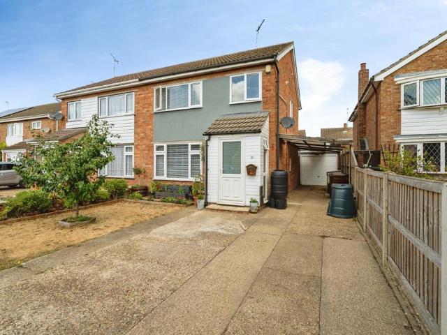 3 bedroom semi detached house for sale