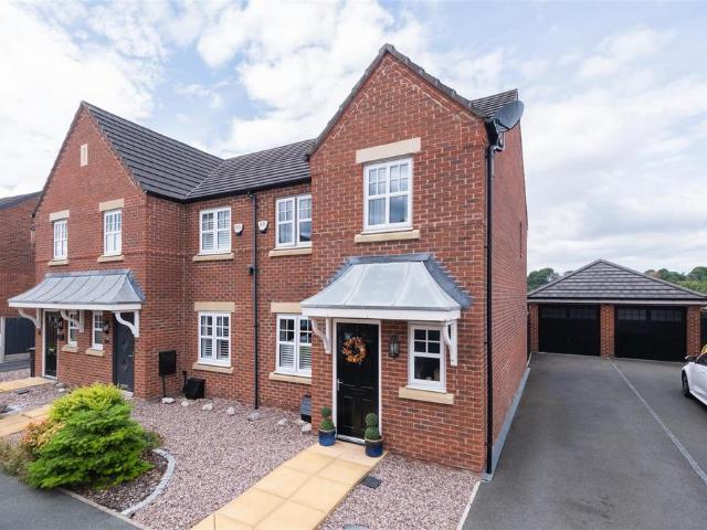 3 bedroom semi detached house for sale