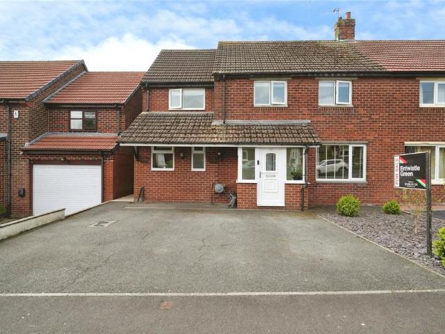 3 bedroom semi detached house for sale