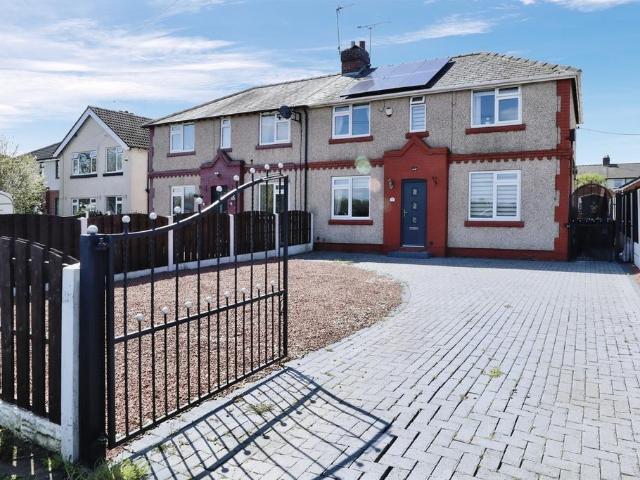 3 bedroom semi detached house for sale