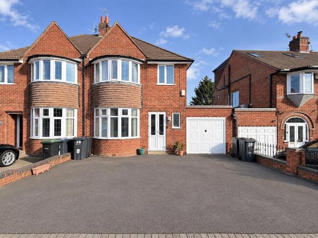 3 bedroom semi detached house for sale