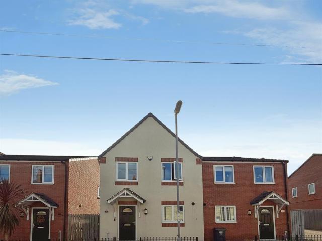 3 bedroom semi detached house for sale