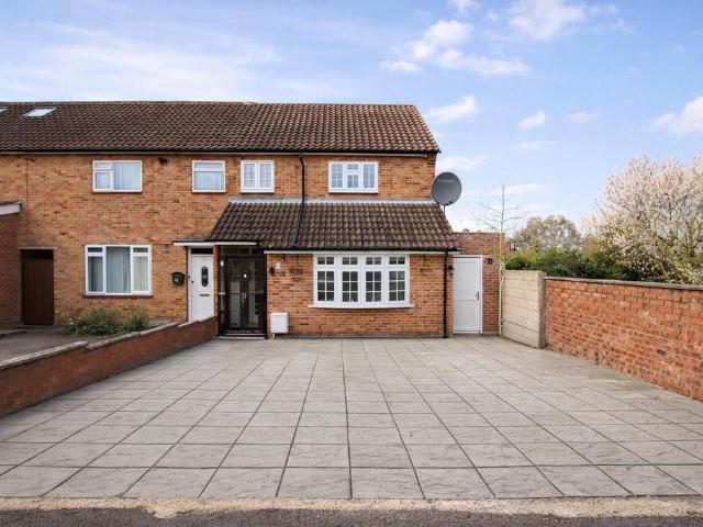 3 bedroom end of terrace house for sale