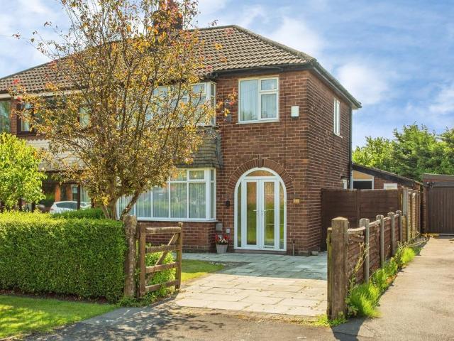 3 bedroom semi detached house for sale