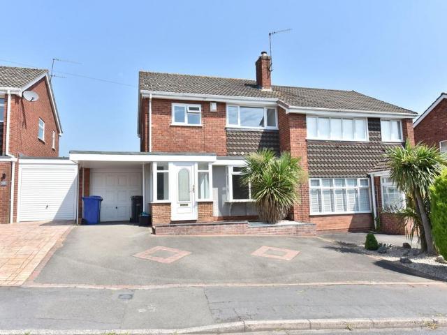3 bedroom semi detached house for sale