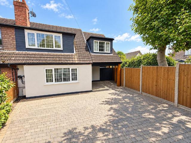 3 bedroom semi detached house for sale