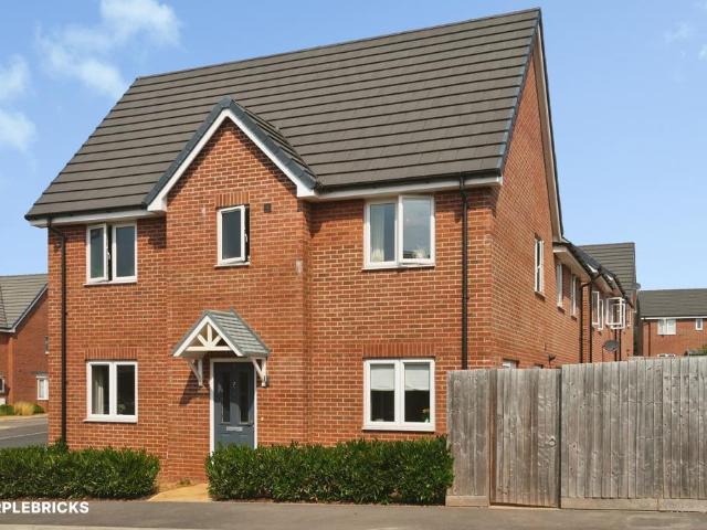 3 bedroom semi detached house for sale