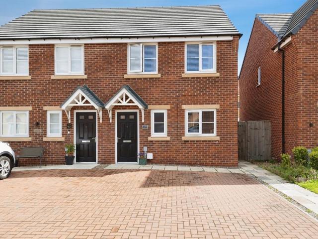 3 bedroom semi detached house for sale