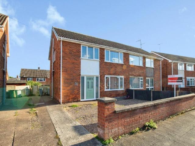 3 bedroom semi detached house for sale
