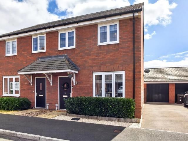 3 bedroom semi detached house for sale