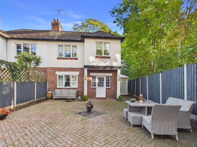 3 bedroom semi detached house for sale