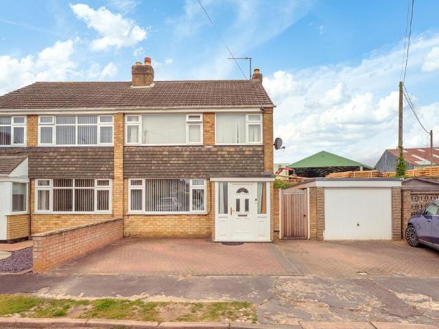 3 bedroom semi detached house for sale