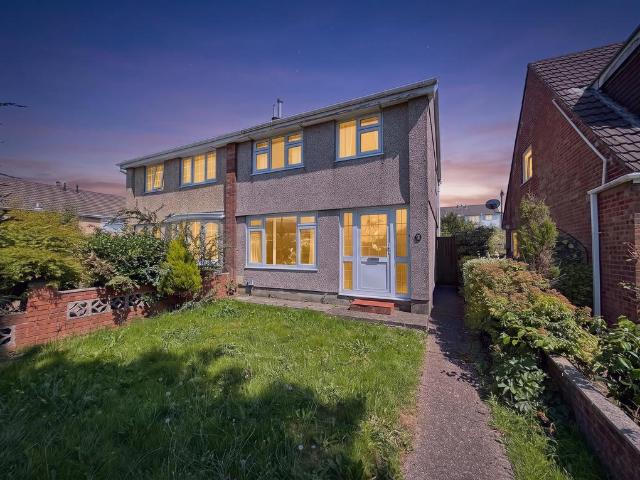 3 bedroom semi detached house for sale