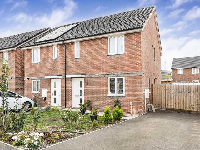 3 bedroom semi detached house for sale