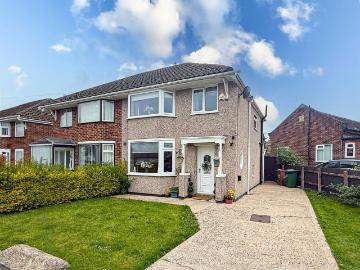 3 bedroom semi detached house for sale