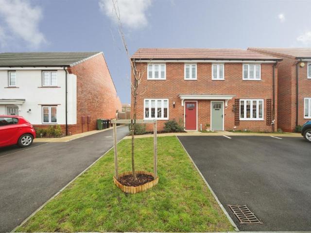 3 bedroom semi detached house for sale
