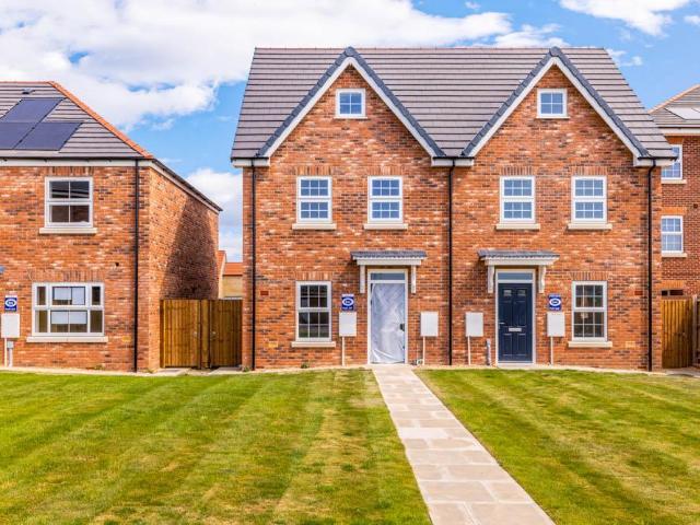 3 bedroom semi detached house for sale