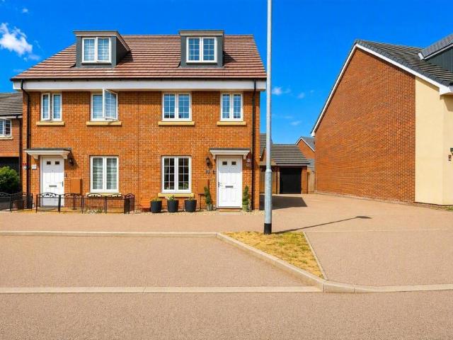 3 bedroom semi detached house for sale