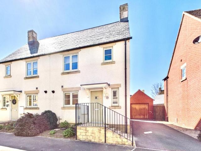 3 bedroom semi detached house for sale