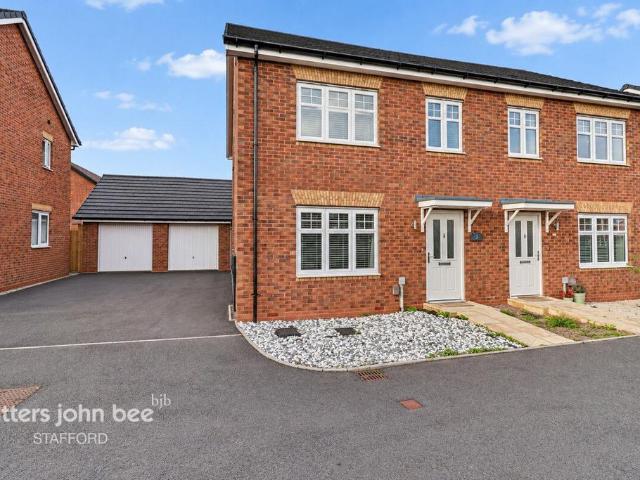 3 bedroom semi detached house for sale