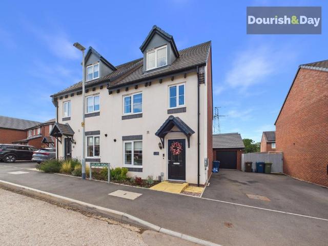 3 bedroom semi detached house for sale